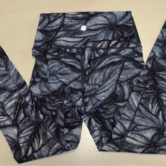 lululemon athletica Pants - Lululemon Align Leggings 25” Botanical Leaf Print Nulu Size 4